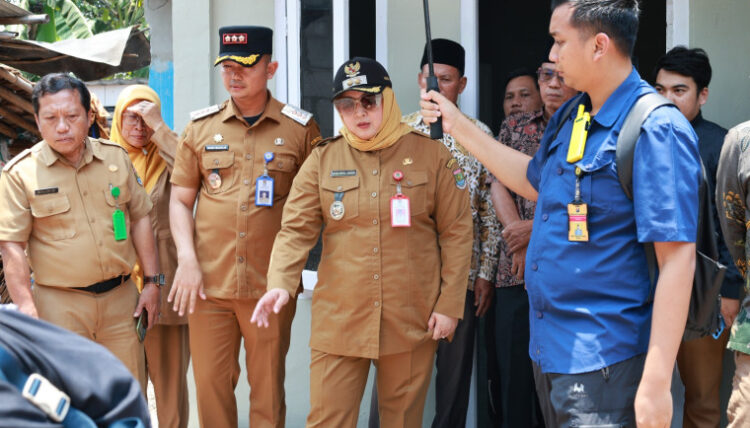 Wabup Intan Nurul Hikmah Tinjau Rumah Hasil Bedah RTLH di Kronjo: Wujud Nyata Kepedulian untuk Warga Kurang Mampu