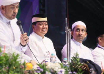 Penuh Syukur dan Haru, Ribuan Warga Padati Alun-Alun Tigaraksa dalam Acara “Tangerang Bersyukur”