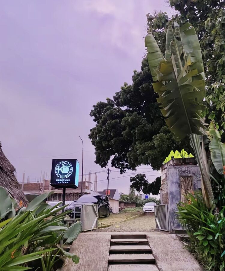 Cafe Kebon Cau, Harmoni Alam dan Modern di Tengah Kota Serang