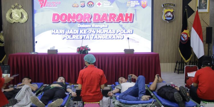 Sinergi Polri dan Wartawan, Polresta Tangerang Gelar Donor Darah di Hari Jadi ke-74 Humas Polri