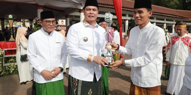 Ribuan Santri Padati Alun-Alun Serang, Peringatan Hari Santri 2025 Jadi Momen Kolaborasi Pemerintah dan Pesantren