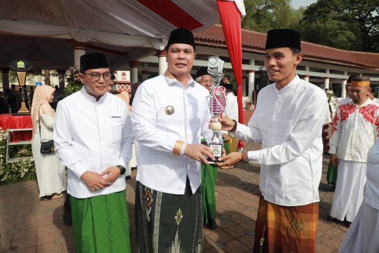 Ribuan Santri Padati Alun-Alun Serang, Peringatan Hari Santri 2025 Jadi Momen Kolaborasi Pemerintah dan Pesantren