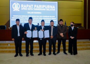 Pemkot Tangsel dan DPRD Sepakati Dua Raperda Jadi Perda, APBD 2026 Turun Rp510 Miliar