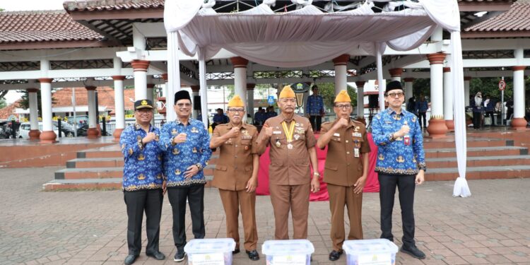 Pemkot Serang Salurkan Bantuan Sembako untuk Veteran di Hari Pahlawan