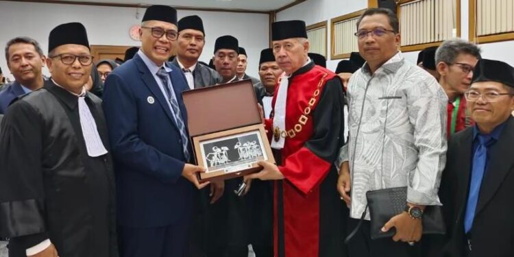 KPT Bandung Ingatkan Advokat DePA-RI Jaga Integritas dan Perilaku Terhormat