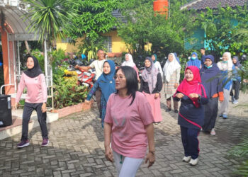 Puskesmas Cisauk Gelar Senam Bersama untuk Tingkatkan Kebugaran dan Kekompakan Pegawai