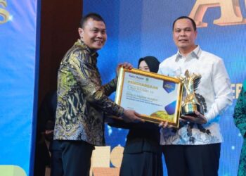 Radar Banten Awards 2025: Wali Kota Serang Budi Rustandi Raih Penghargaan Kepala Daerah Inovatif Berbasis CSR