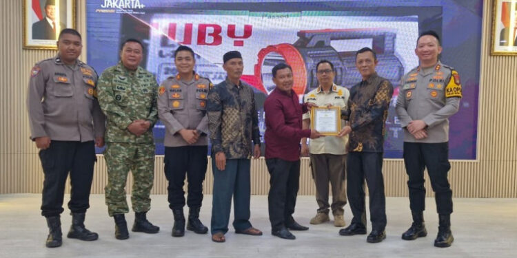 Pemkab Tangerang Raih Penghargaan Siskamling Terbaik dari Polres Tangsel