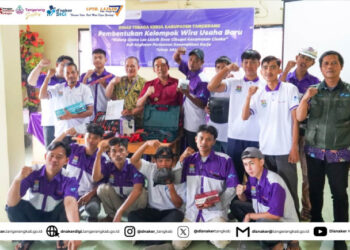 Disnaker Kabupaten Tangerang Serahkan Bantuan Peralatan Usaha Las Listrik di Desa Cibugel