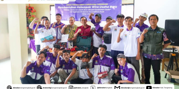 Disnaker Kabupaten Tangerang Serahkan Bantuan Peralatan Usaha Las Listrik di Desa Cibugel