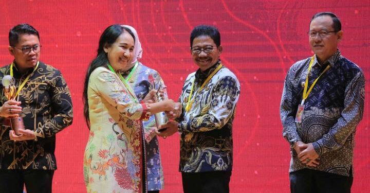 Pemkot Tangerang Raih Penghargaan Bhumandala Rajata Berkat Inovasi Aplikasi SIPANTAU