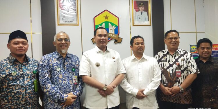 Wali Kota Serang Terima Kunjungan Mantan Wali Kota Tangerang, Bahas Strategi Kepemimpinan dan Inovasi Pembangunan