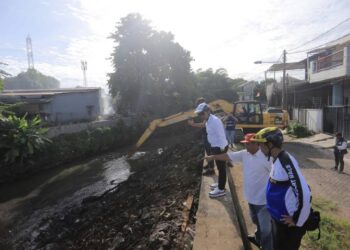 Wali Kota Tangerang Tinjau Normalisasi Sungai Kali Angke dan Kali Wetan untuk Kurangi Risiko Banjir
