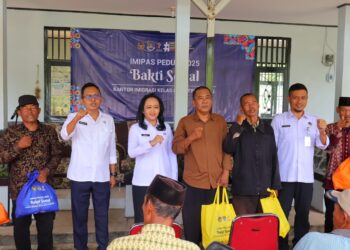 Imigrasi Serang Gelar Bakti Sosial Bagikan 200 Paket Sembako untuk Petani di Kota Serang
