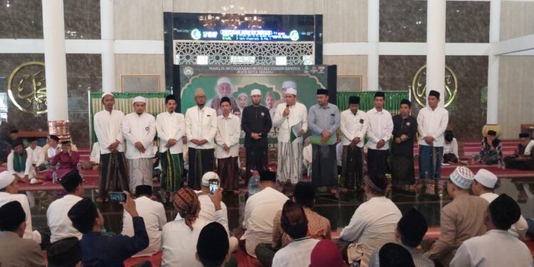 Ribuan Jemaah Padati Istighosah Akbar dan Pengukuhan Pengurus M3CB Kota Serang