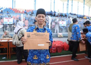 Momen Haru Pelantikan PPPK: Deni 53 Tahun Akhirnya Resmi Jadi ASN Kota Tangerang