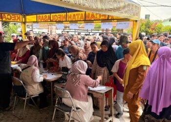 Tumpahan Bantuan Akhir Tahun di Neglasari: 9.488 Keluarga Terima Bansos Beras dan Minyak Goreng, Ada Apa di Baliknya