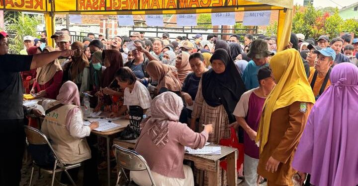 Tumpahan Bantuan Akhir Tahun di Neglasari: 9.488 Keluarga Terima Bansos Beras dan Minyak Goreng, Ada Apa di Baliknya
