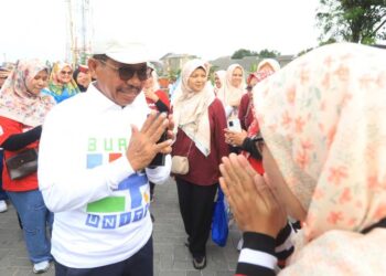Sedekah Bumi untuk Masa Depan”: Wali Kota Sachrudin Mulai Gerakan Tanam Pohon Serentak di 13 Kecamatan