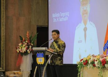 Wali Kota Tangerang Ajak Wisudawan Jadi Motor Perubahan: “Wisuda Ini Menandai Transformasi Mereka Menjadi Lulusan yang Kompeten”