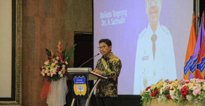 Wali Kota Tangerang Ajak Wisudawan Jadi Motor Perubahan: “Wisuda Ini Menandai Transformasi Mereka Menjadi Lulusan yang Kompeten”