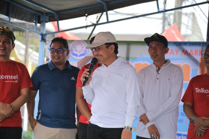 UMKM Diajak “Naik Kelas”, Wali Kota Semangati Pelaku Usaha di Bazar FUKT