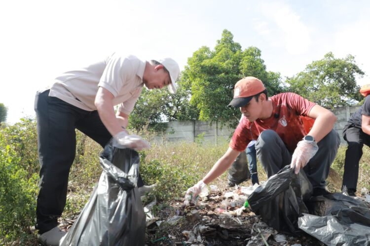 Pemkot Serang Dorong Budaya Bersih Lewat Gerakan Jumat Bersih di Kawasan Ciceri