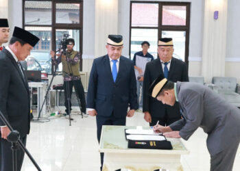 Bupati Tangerang Tekankan Integritas, Lantik Dua Pejabat Baru Pimpin DPKP dan Bappeda