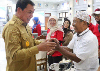 Bupati Tangerang Buka Pemeriksaan Kesehatan Gratis untuk Lansia, Ungkap Komitmen Besar di HKN 2025