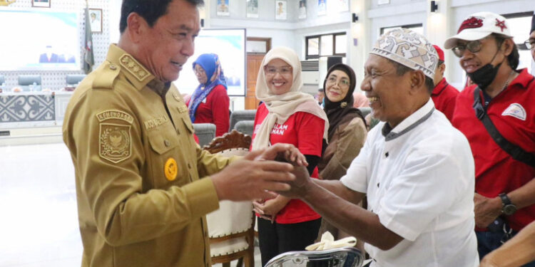 Bupati Tangerang Buka Pemeriksaan Kesehatan Gratis untuk Lansia, Ungkap Komitmen Besar di HKN 2025