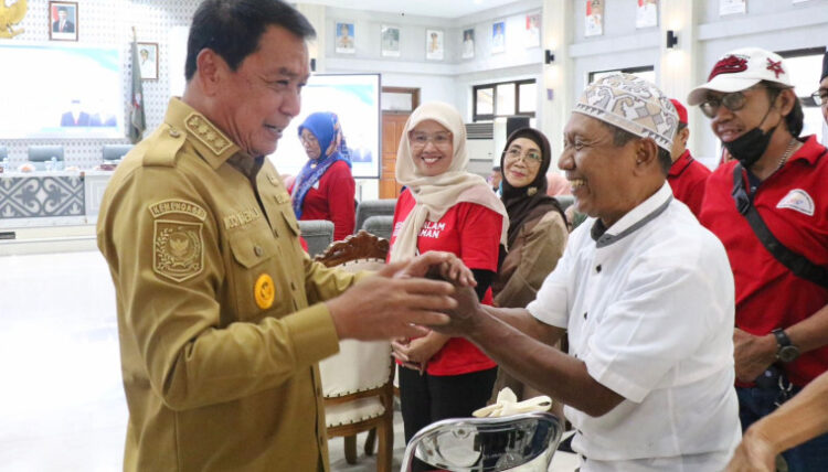 Bupati Tangerang Buka Pemeriksaan Kesehatan Gratis untuk Lansia, Ungkap Komitmen Besar di HKN 2025