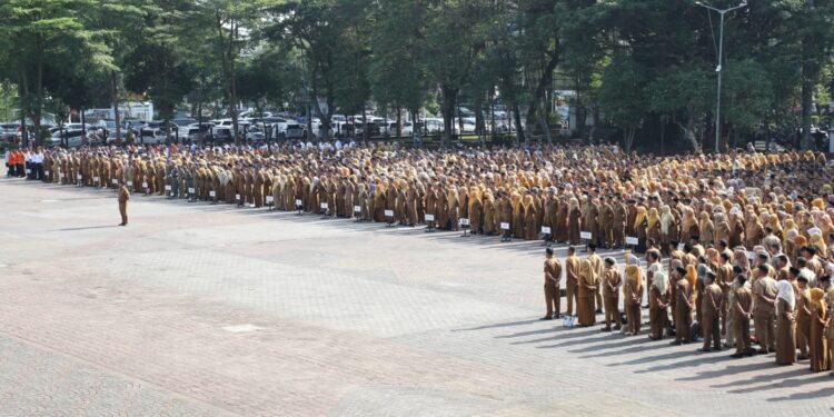 Fenomena Unik Dua Pemerintahan Gelar Apel Bersamaan di Pusat Kota Serang
