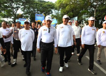 Ribuan Warga Padati Kick Off HPN 2026 di Serang Banten, Kapolri Turun ke Jalan Ikut Jalan Santai