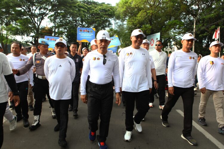 Ribuan Warga Padati Kick Off HPN 2026 di Serang Banten, Kapolri Turun ke Jalan Ikut Jalan Santai