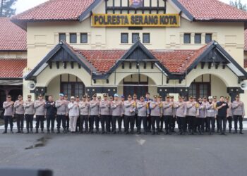 Wakapolda Banten Lakukan Asistensi Pelayanan Publik di Polres Serang Kota