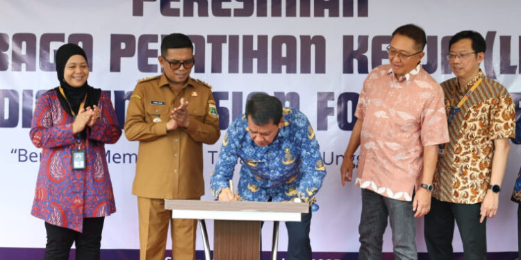 Bupati Tangerang dan Gubernur Banten Resmikan LPK dan Koperasi Adis Mart di Balaraja