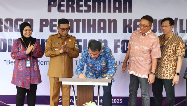 Bupati Tangerang dan Gubernur Banten Resmikan LPK dan Koperasi Adis Mart di Balaraja