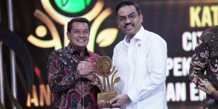 Bupati Tangerang Raih Penghargaan Apresiasi Cita Daerah dari Kompas TV