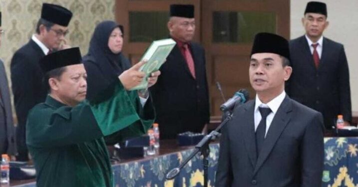 Wali Kota Tangerang Lantik Dedi Ochen sebagai Dirut Perumda Pasar, Fokus Benahi Kebersihan dan Ketertiban