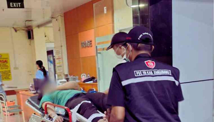 PSC 119 Kabupaten Tangerang Tangani Cepat Kasus Gigitan Ular di Cisauk