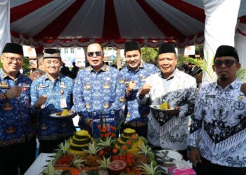 Pemkot Serang Peringati HUT Korpri, HUT PGRI, dan HKN Sekaligus Serahkan Penghargaan kepada ASN dan Pelajar