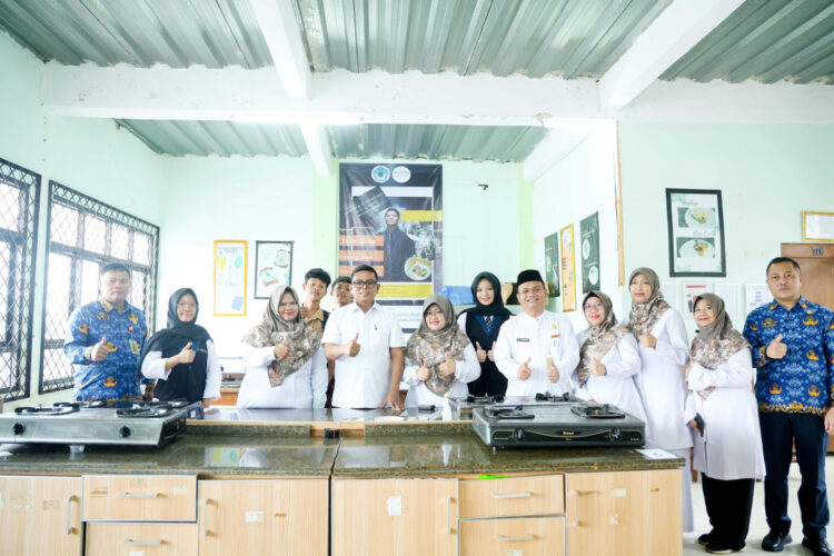 Gubernur Banten Tinjau Progres Pembangunan SMKN 1 Pandeglang, Dorong Transformasi Jadi BLUD