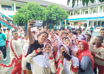 Wakil Wali Kota Serang Semangati Siswa SMPN 7 Lewat Gerakan Menanam dan Monitoring MBG