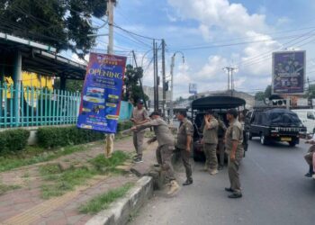 Pemkot Tangerang Gencarkan Operasi Penertiban Spanduk Liar di Kecamatan Larangan