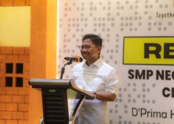 Pesan Mendalam Wali Kota di Reuni SMP 1 Tangerang: Ada Apa di Balik Nostalgia Para Alumni?