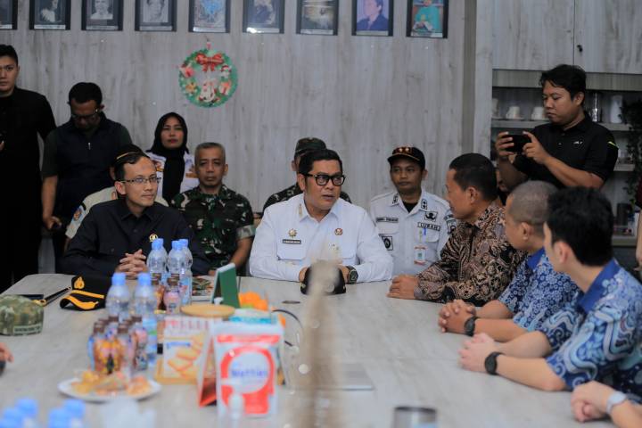 Pastikan Natal 2025 Aman dan Kondusif, Bupati Tangerang Turun Langsung Pantau Ibadah di Pasar Kemis