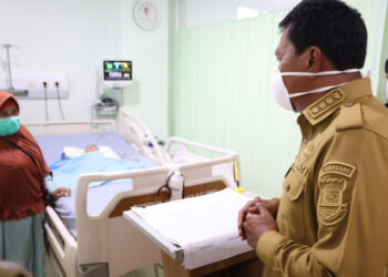 Bupati Maesyal Rasyid Jenguk Bayi Penderita TBC di RSUD Balaraja, Tegaskan Komitmen Pelayanan Kesehatan Maksimal