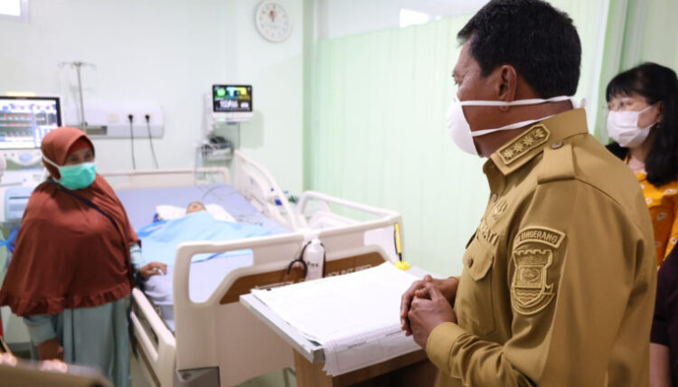 Bupati Maesyal Rasyid Jenguk Bayi Penderita TBC di RSUD Balaraja, Tegaskan Komitmen Pelayanan Kesehatan Maksimal