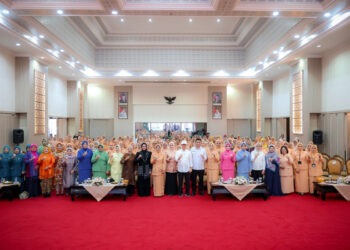 DWP Provinsi Banten Peringati HUT ke-26 dengan Peragaan Wastra dan Bazar UMKM