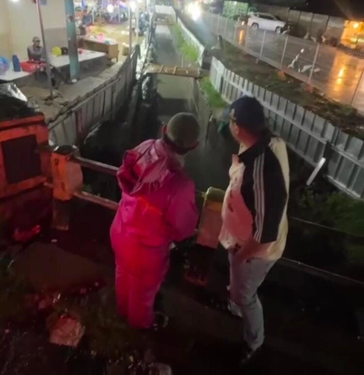 Wali Kota Serang Turun Tengah Malam, Pantau Titik Rawan Banjir Usai Hujan Lebat